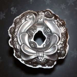 Nordic Ware Holiday Wreath Silver Cake Pan